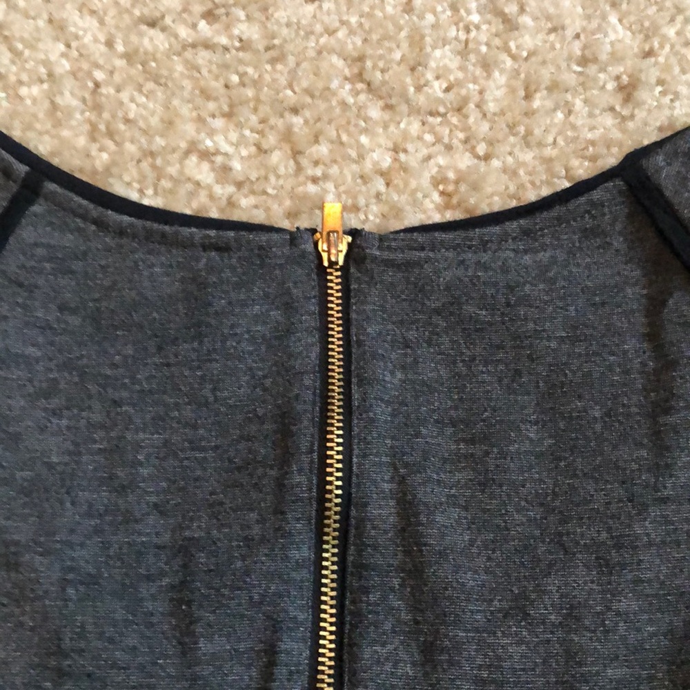 Express dress - Picture 3 of 5